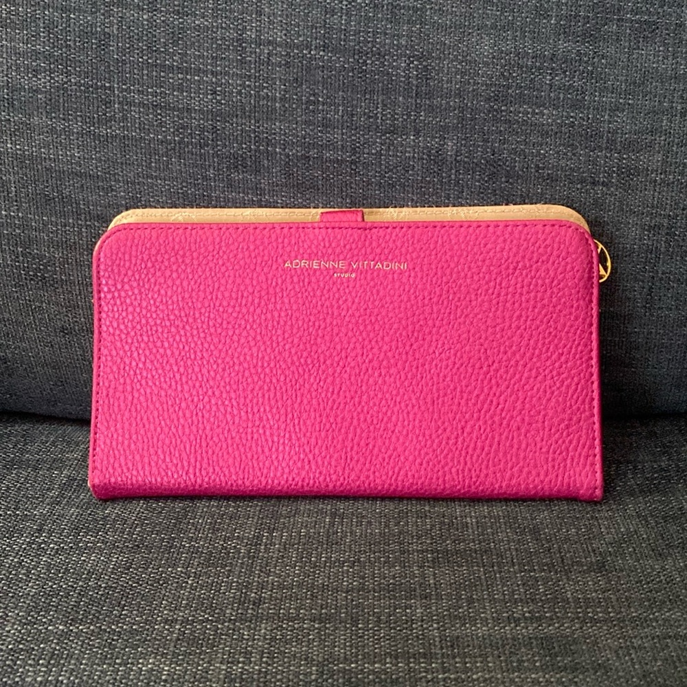 Adrienne Vittadini clutch